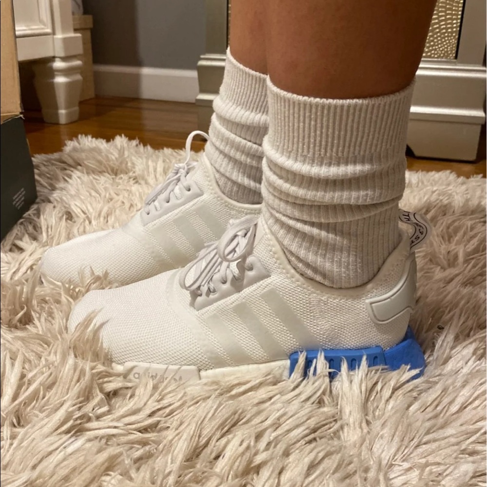 ADIDAS RUNNING SHOES - Picture 3 of 6
